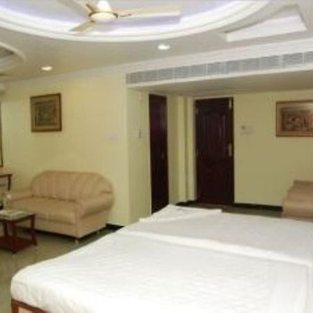 Shri Perumal Inn Puducherry Exterior foto
